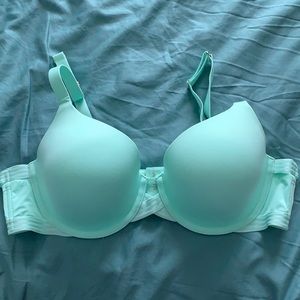 Brand new-mint t-shirt bra. Never worn!